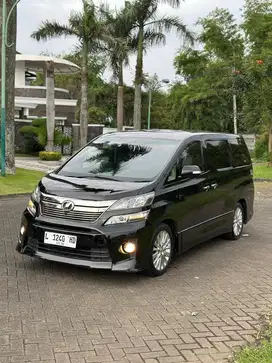 Toyota Vellfire 2014