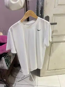 baju olahraga nike