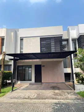 Di jual rumah 2 lantai rapih dan siap huni di BSD