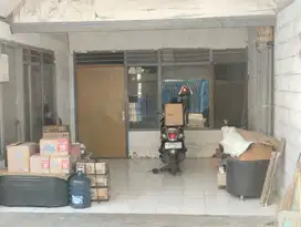 Disewakan oper kontrak rumah petemon gang II jalan raya tidak blusuk