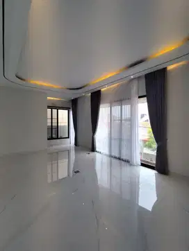 JUAL RUMAH MEWAH BARU SEMI FURNISH SURABAYA TIMUR