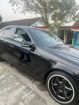 Mercedes-Benz E200K 2010 Bensin