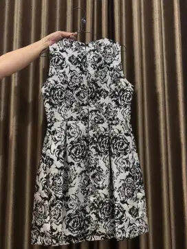 Rok pesta wanita merk Sole Mio