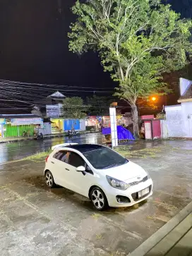 Dijual cepat KIA RIO pemakaian pribadi siap pakai