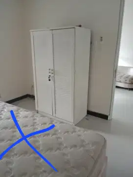 Lemari Pakaian bahan kayu bagus.