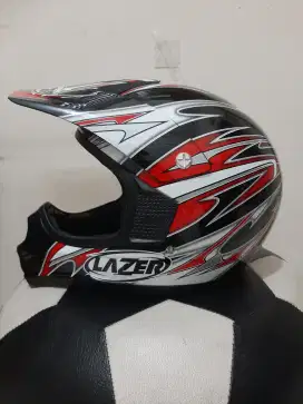 Helm trail cross anak Lazer