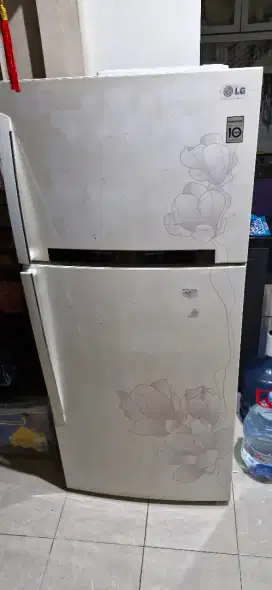 Kulkas LG 2 pintu atas bawah