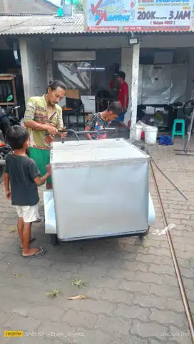Dibutuhkan rider kopi keliling(goes)