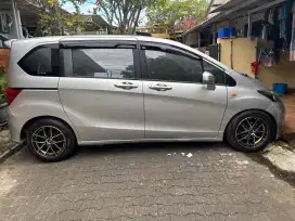 Honda freed 2011 silver