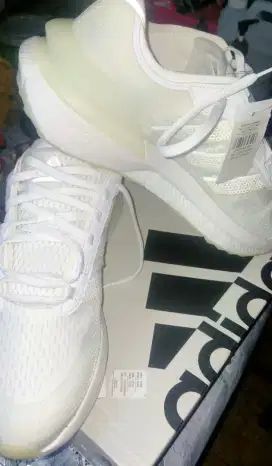 Sepatu Adidas 100% original