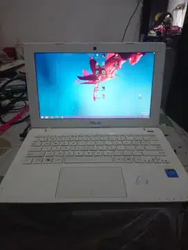ASUS X200M NORMAL