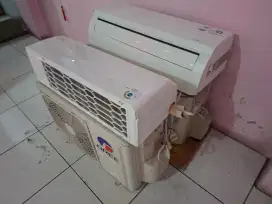 Dijual 2 unit AC 1/2 PK