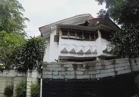 Rumah Asri ada Kolam renang di Pejaten Elok Jakarta Selatan