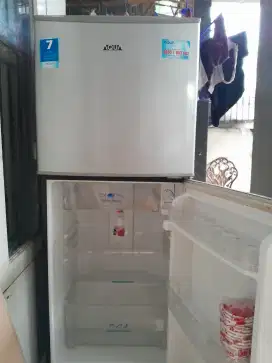 Kulkas aqua 2 pintu