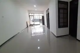 JUAL RUMAH BARU MINIMALIS DINTAMAN HOLIS INDAH BANDUNG