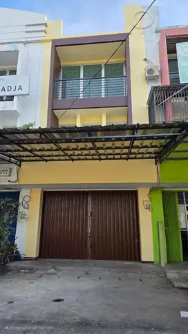 Ruko bagus full sampe belakang di harapan indah