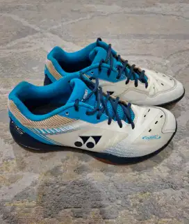Sepatu Yonex shb 63