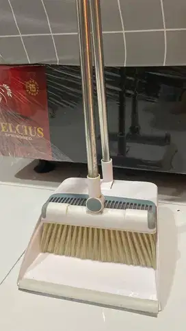 Sapu + serokan (2in1)