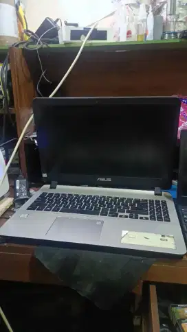 Dijual Cepat Asus untuk gaming Doble vga ram 8 SSD 256