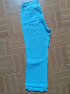 Jual Celana Lagi Butuh Duit
