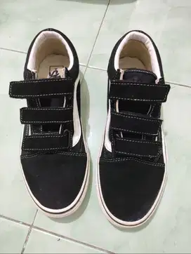 Vans Old Skool V Suede Strap Canvas Shoe Size 10/43 Seken LIKE NEW