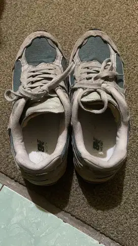 New Balance 2002R Second