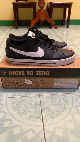 Nike Court Legacy B&W