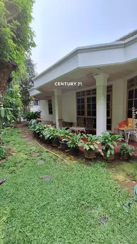 Rumah Luas Hook Asri Dijual Ditengah Kota Jakarta Area Menteng