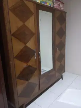 Lemari kayu Pakaian Second T 180 cm x P 170 cm x 55 cm