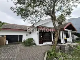 RUMAH SUPER LUAS COCOK BUAT KANTOR SELANGKAH KE  JALAN RAYA AHMAD YANI
