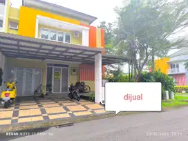 Dijual rumah 2 lantai posisi Hooq di summarecon bekasi