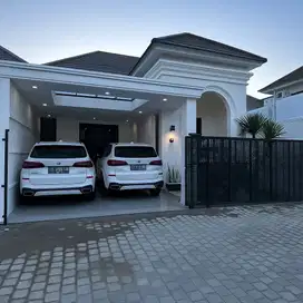 Rumah baru Siap Huni Mediteranian Classic Purwomartani