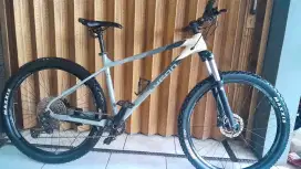 Sepeda Polygon Xtrada 6 th 2022/2023 size M