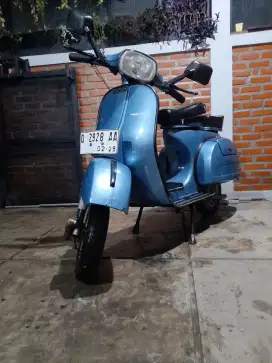 Vespa strada th 85