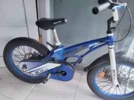 Sepeda BMX united nexibold 18 ban jumbo ujung aspal