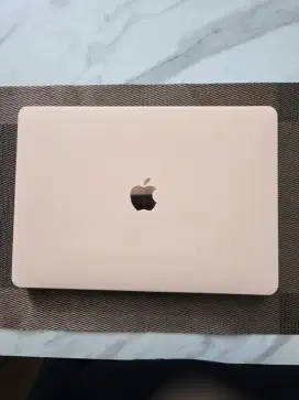 Macbook Air M1 chip 2020 kondisi mulus