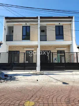 Rumah Nirwana Executive Baru Minimalis ROW Lebar