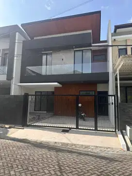Rumah Manyar jaya new gress