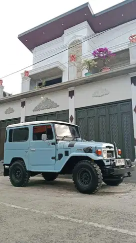 Toyota Land Cruiser Istimewa (1976)