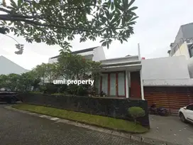 Dijual Rumah dalam Compound dengan Kolam Renang di Kemang Jakarta