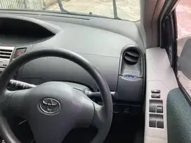 Toyota Yaris J 2008 MT