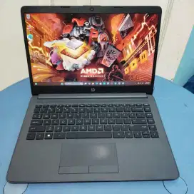 Laptop HP RYZEN 5-5625U 12GB/512GB SSD windows 11 batre awet