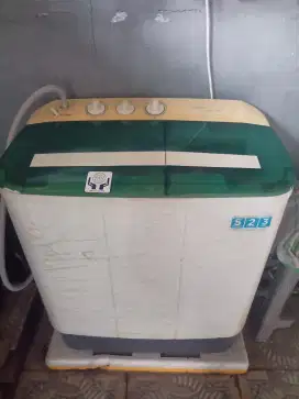 Mesin cuci Midea