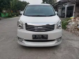 Toyota nav 1 2.0 V th 2013 a/t