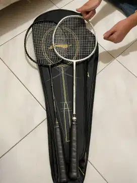 Dijual Cepat Raket Lining Hitam dan Yonex Bisa Nego