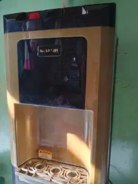 Dispenser galon bawah merk Sharp