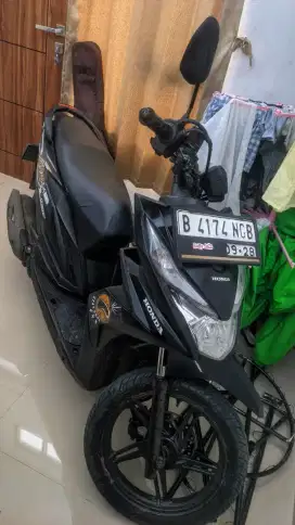 beat street 2018 hitam