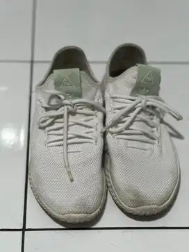 Adidas HU pharrell williams size 36
