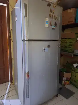 Dijual Kulkas Sharp 2 Pintu