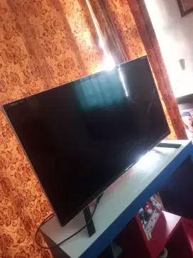 LED POLYTRON 32 INCHI